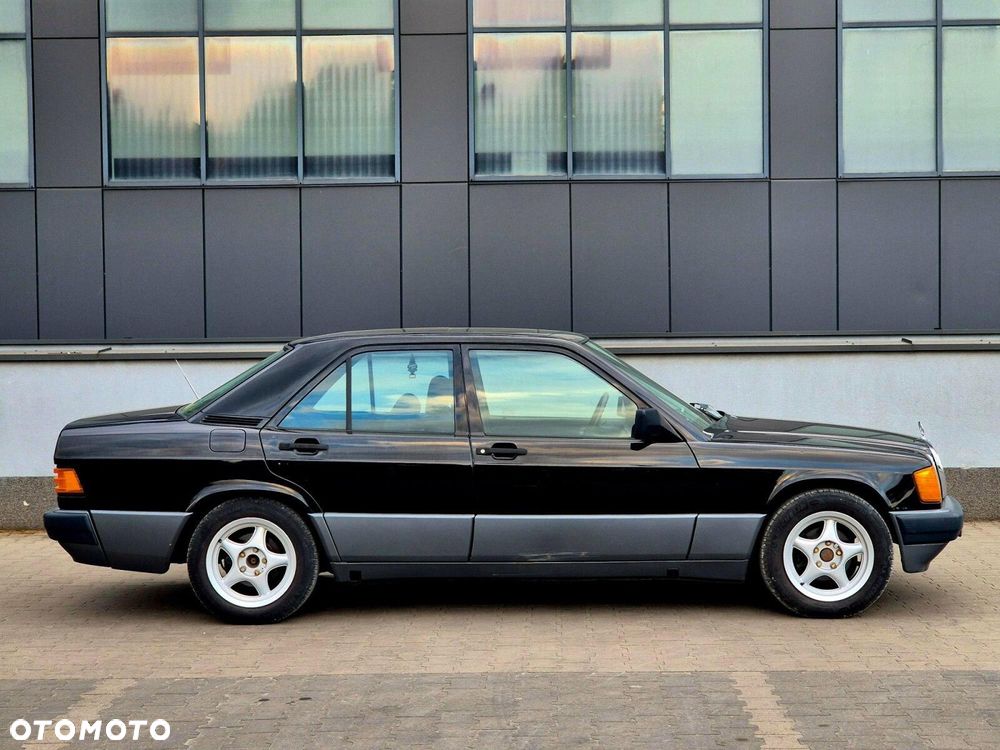 Mercedes-Benz W201 (190) - 10