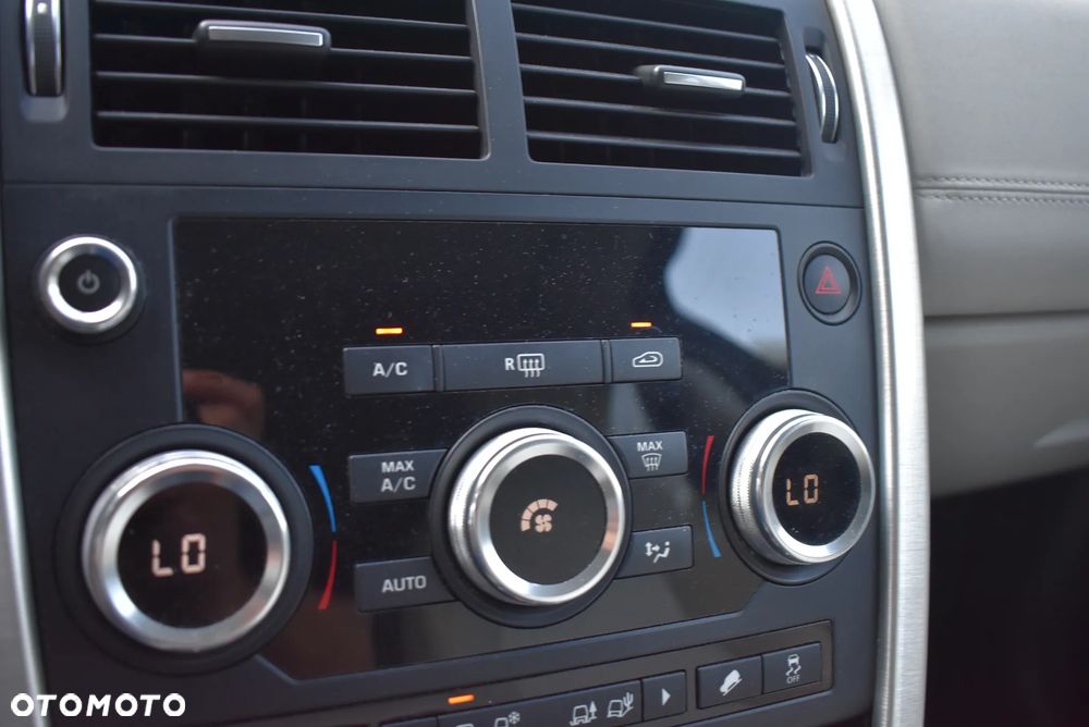 Land Rover Discovery Sport - 16