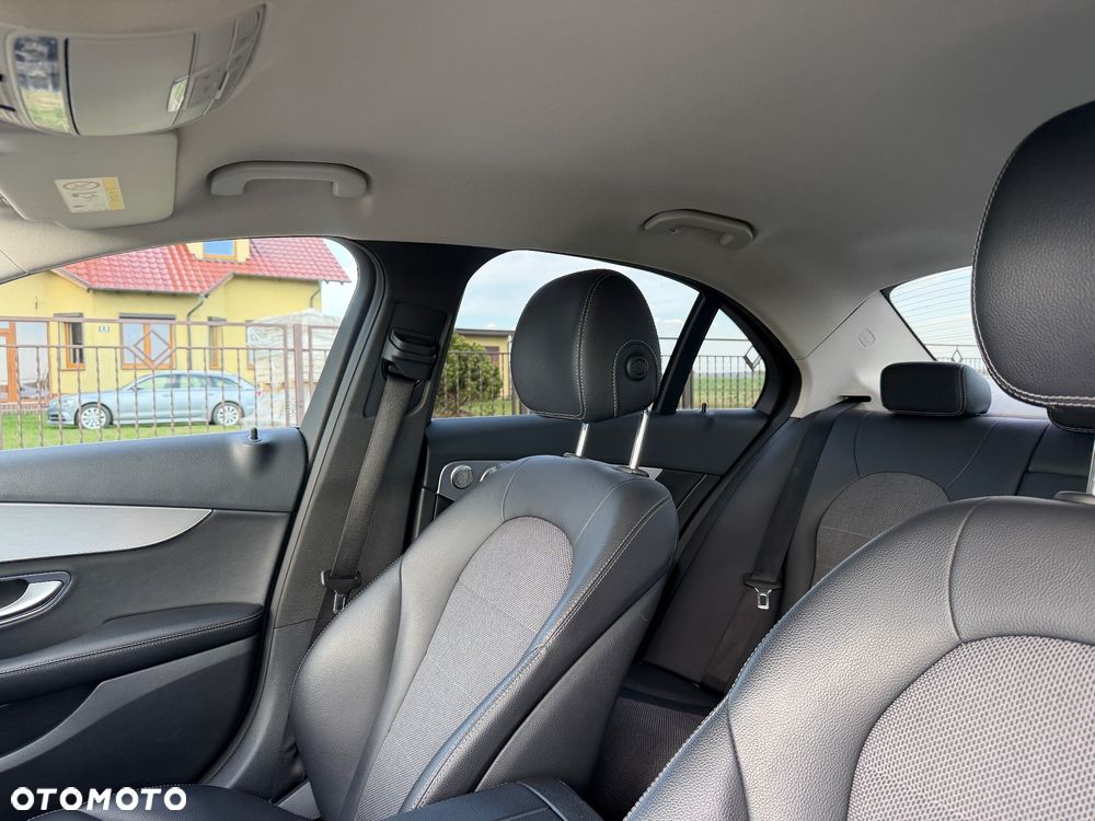 Mercedes-Benz Klasa C 200 9G-TRONIC - 24