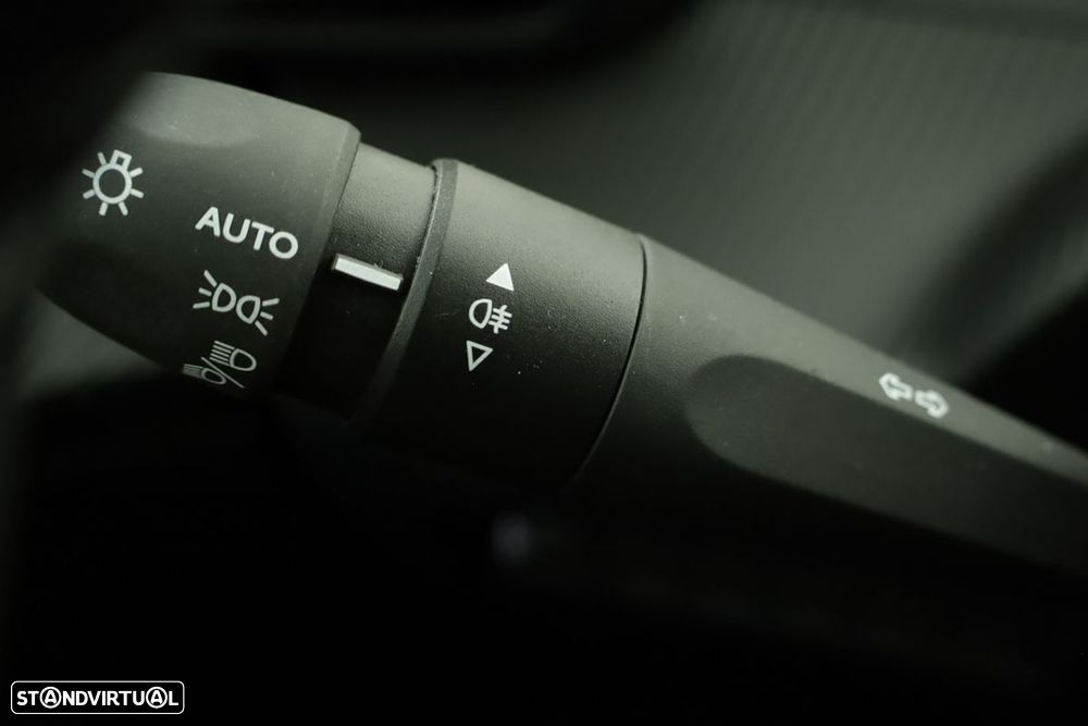 Peugeot 2008 1.2 PureTech Allure - 16