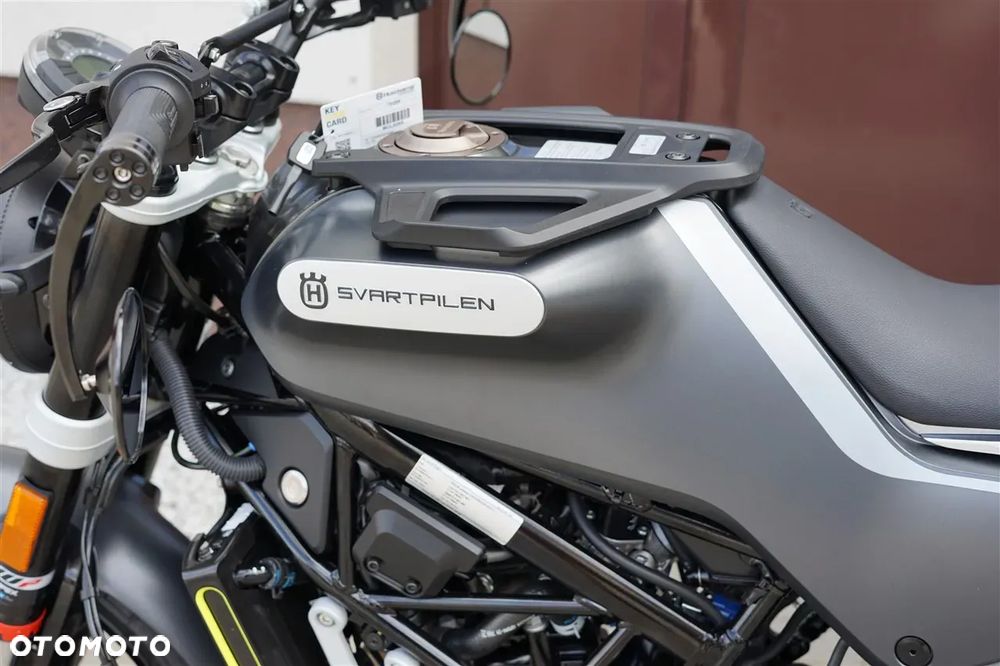 Husqvarna Svartpilen - 25