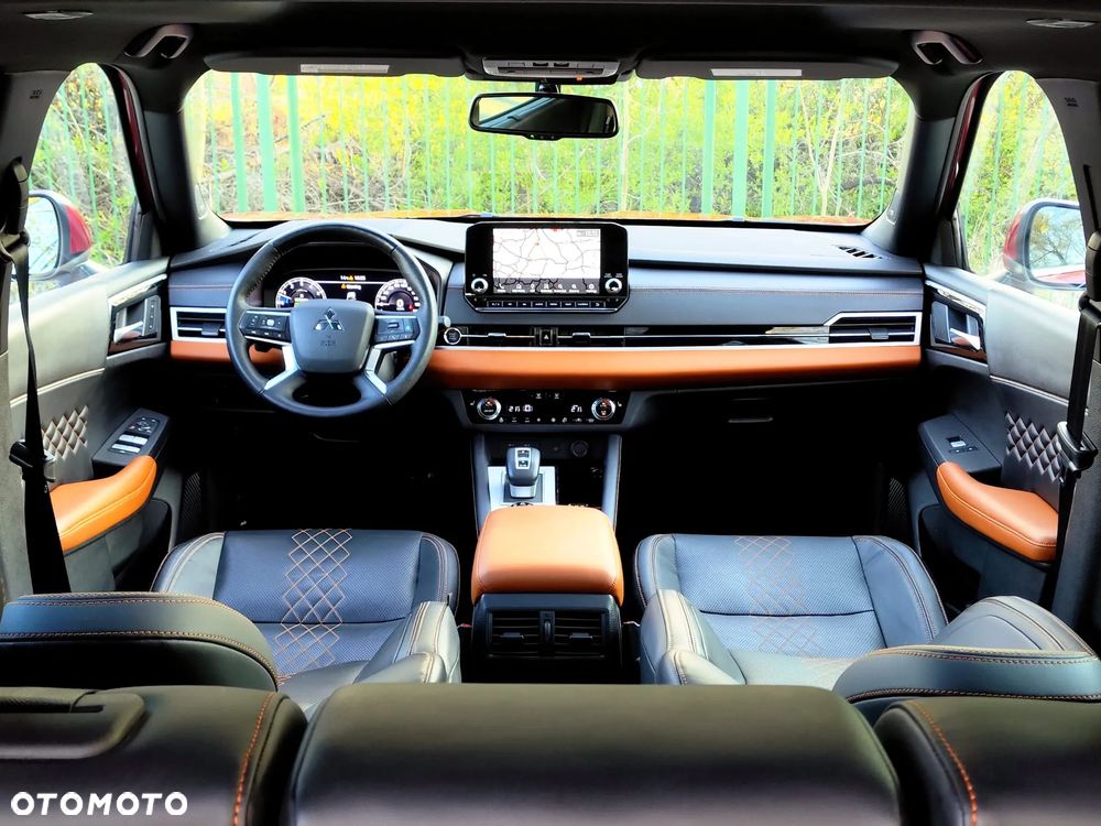 Mitsubishi Outlander - 10