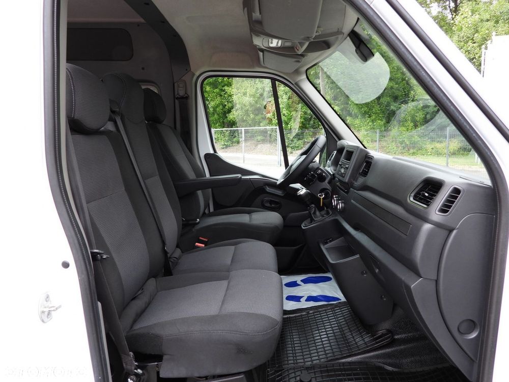 Renault MASTER FURGON BRYGADÓWKA 7 MIEJSC LEDY KLIMATYZACJA  135KM - 33
