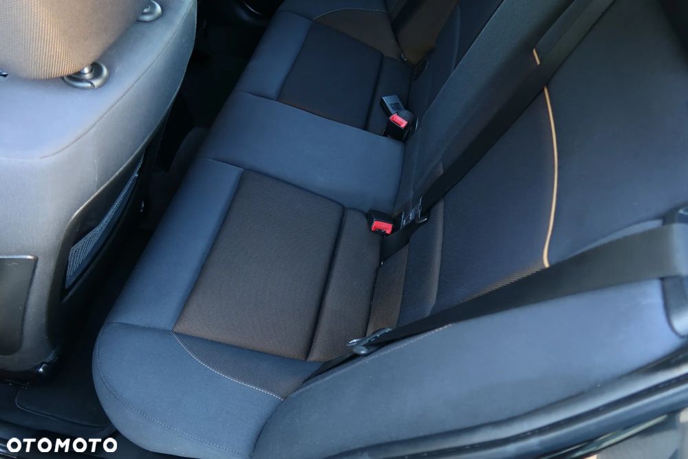 BMW Seria 1 116i - 24