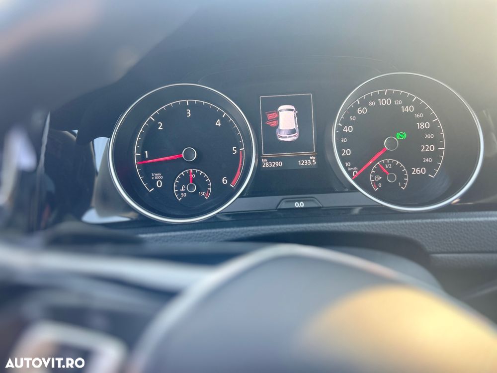 Volkswagen Golf 2.0 TDI 4Motion DSG Sound - 6