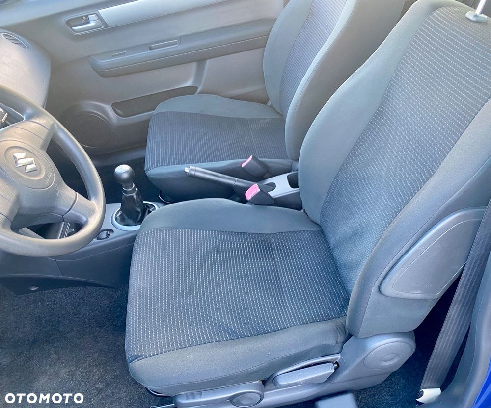 Suzuki Swift 1.3 Club - 5