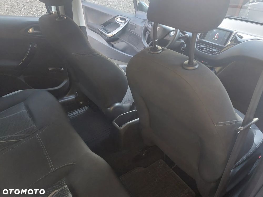 Peugeot 208 1.2 PureTech Active - 18