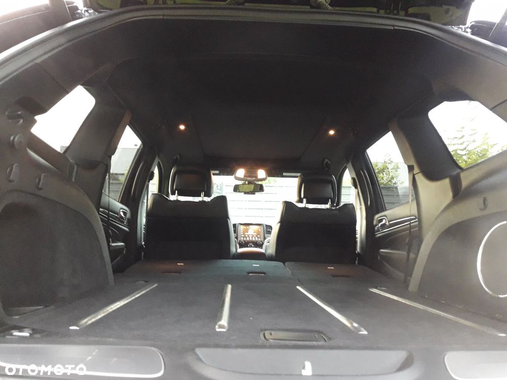 Jeep Grand Cherokee - 25