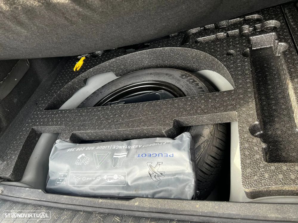 Peugeot 2008 1.2 PureTech Allure - 5