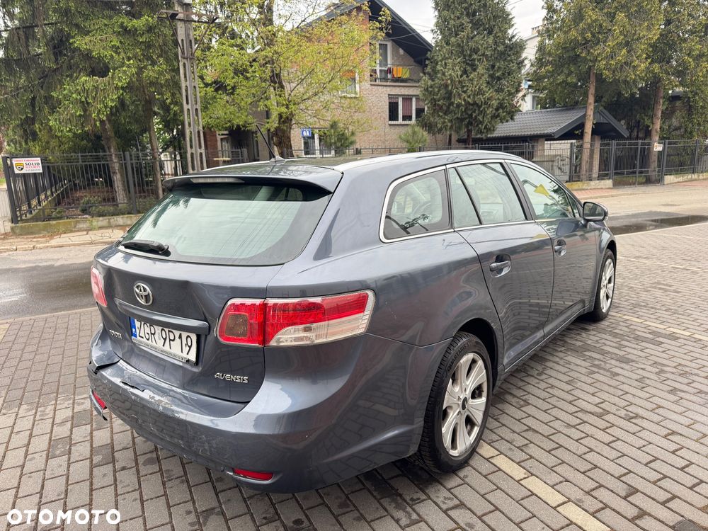 Toyota Avensis - 5
