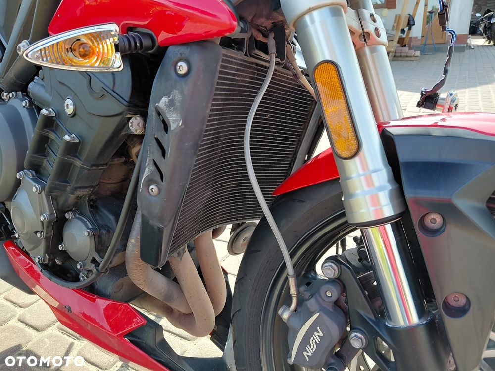 Triumph Street Triple - 8