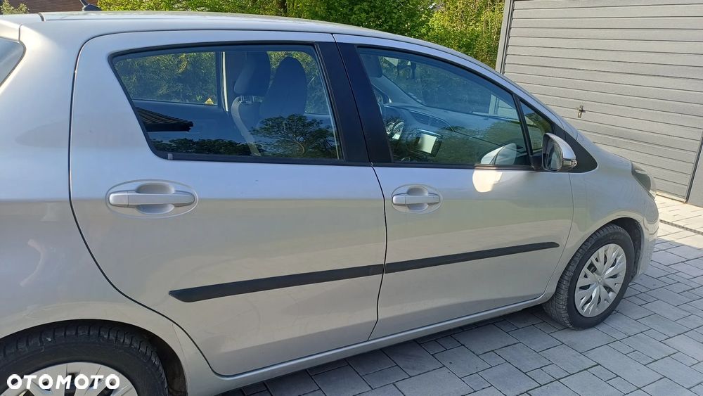 Toyota Yaris 1.33 Dynamic - 10