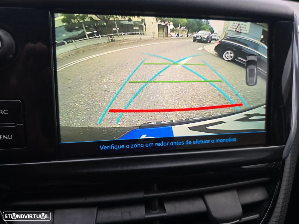 Peugeot 2008 1.6 BlueHDi Allure - 17