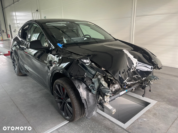 Tesla Y Model Performance Dual Motor AWD