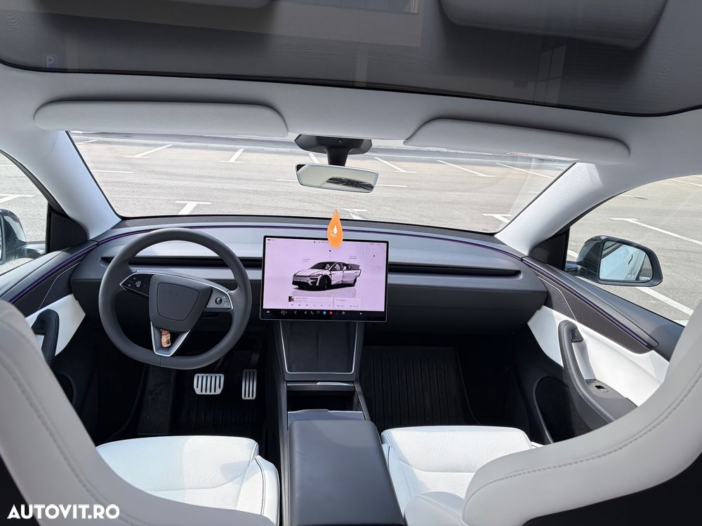 Tesla Model Y AWD Performance - 8