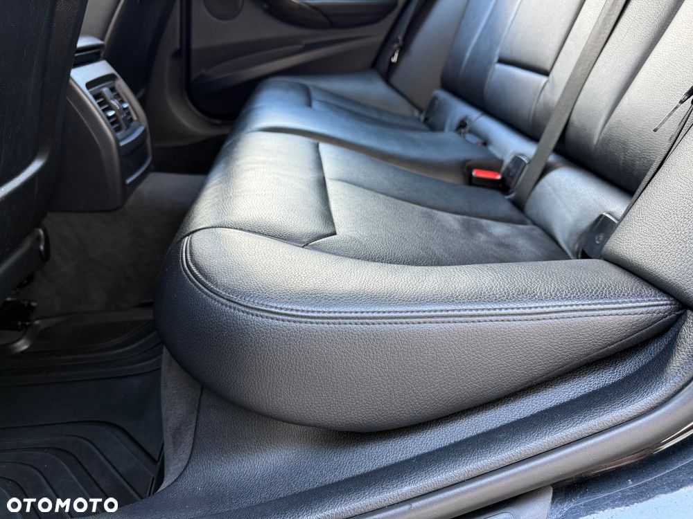BMW Seria 3 - 32