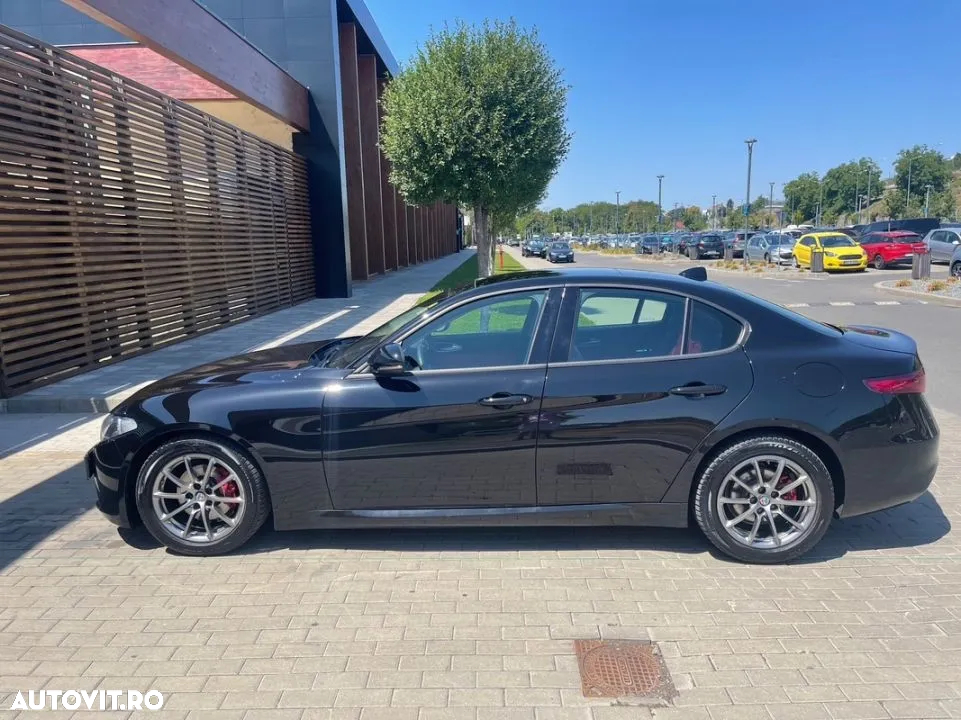 Alfa Romeo Giulia 2.0 Turbo 16V AT8 - 7
