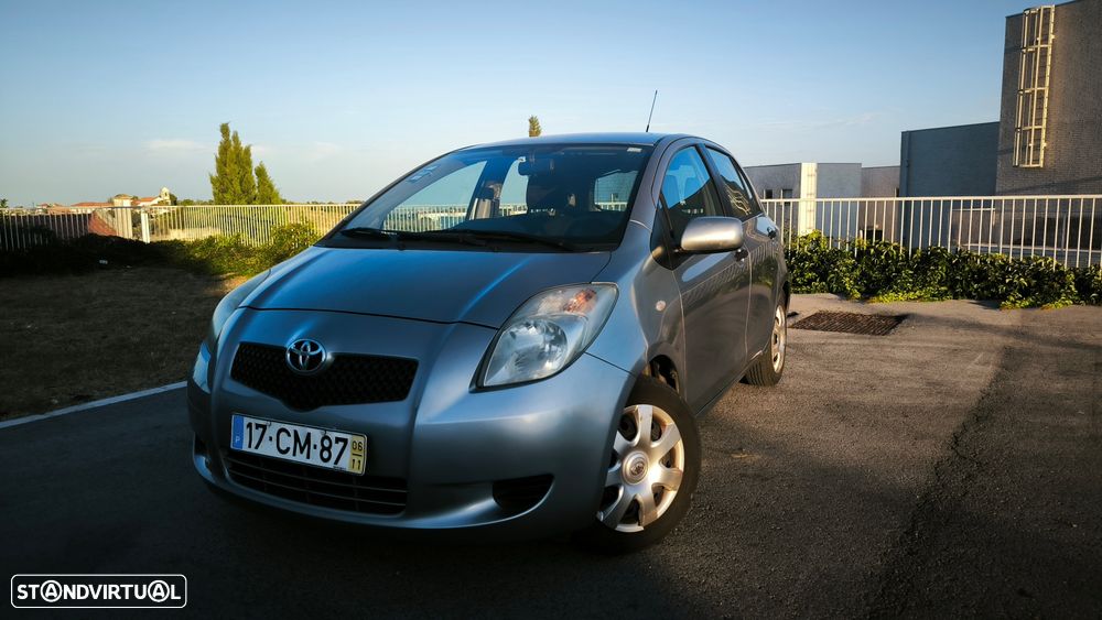 Toyota Yaris 1.0 VVT-i - 12