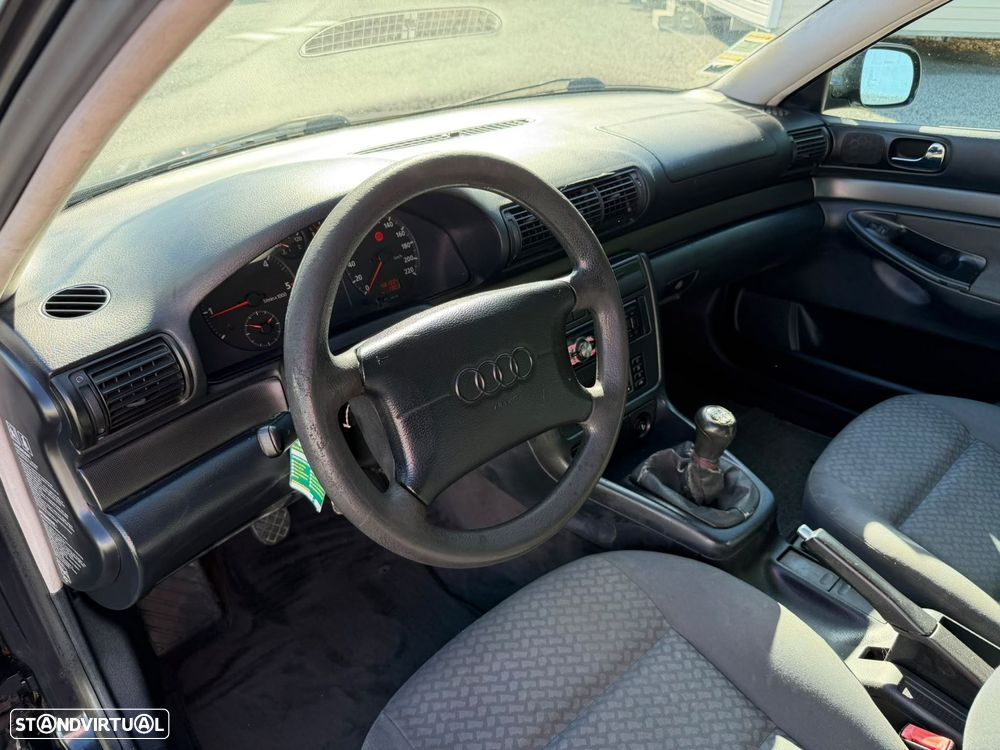 Audi A4 1.9 TDI Confort - 8