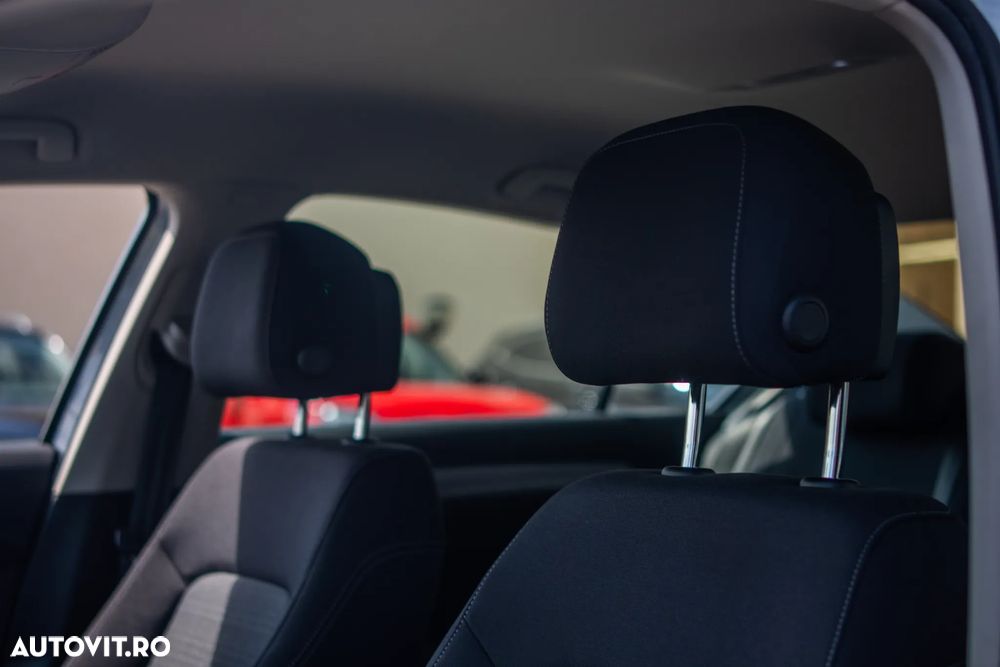 Volkswagen Passat - 23