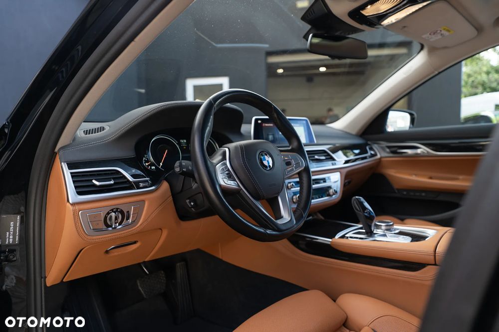 BMW Seria 7 740d xDrive - 31