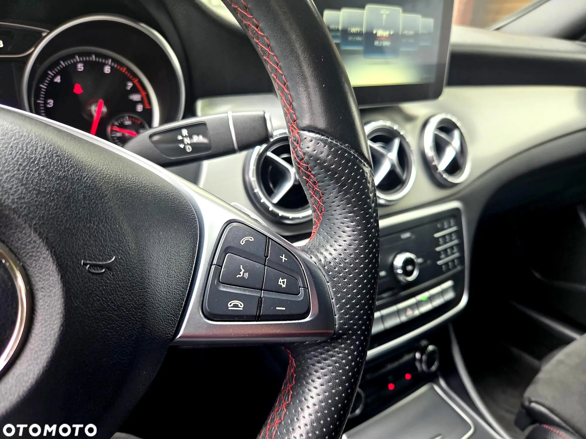 Mercedes-Benz CLA 200 7G-DCT AMG Line - 31