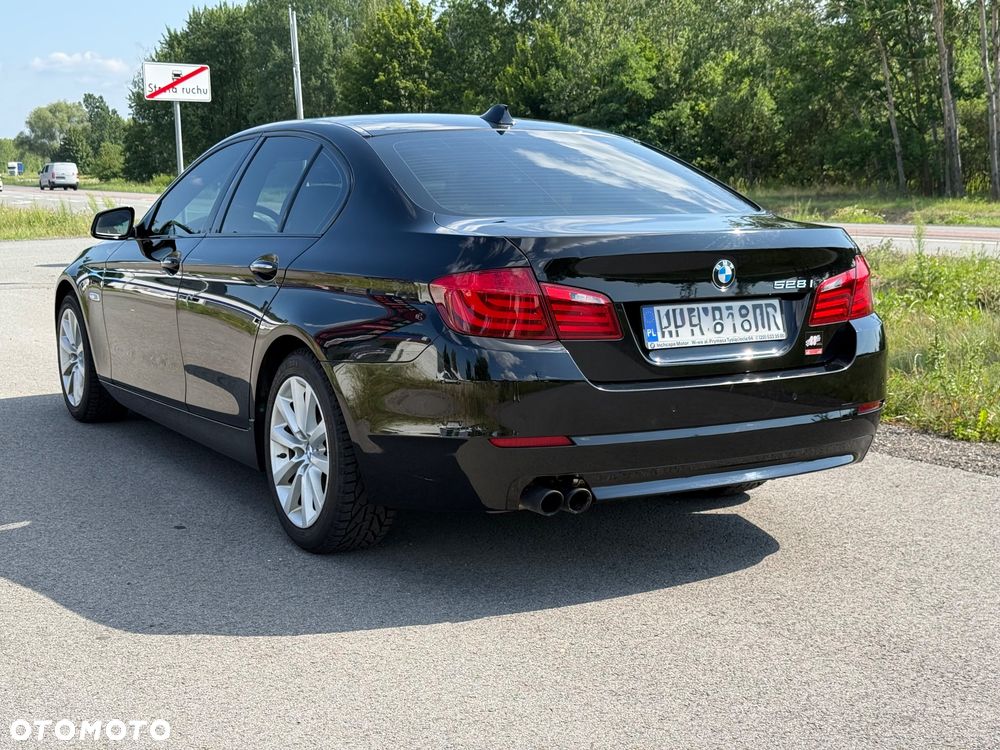 BMW Seria 5 528i Sport-Aut - 3