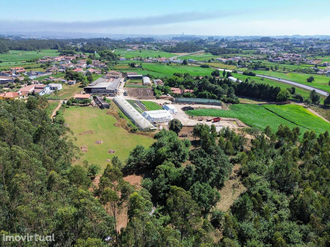 Terreno Rústico de 1 000 m² —  Castêlo da Maia (Maia) - Grande imagem: 2/10