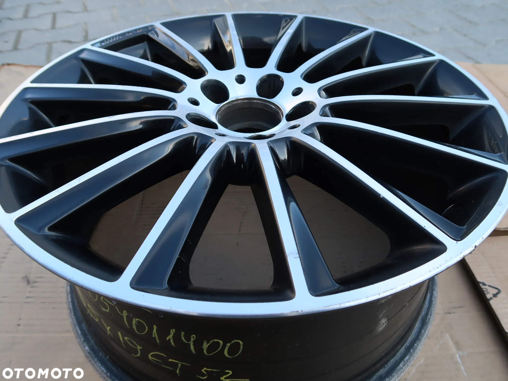 409 Felga Auminiowa Mercedes TYŁ 8,5x19et52 A2054011400 - 2