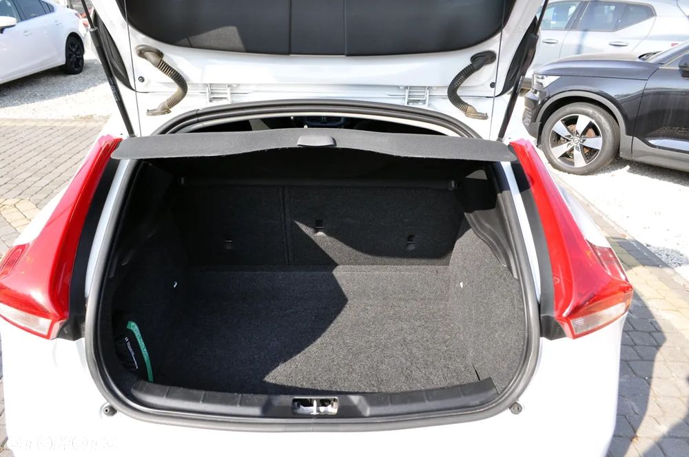 Volvo V40 T3 Drive-E Dynamic Edition - 37