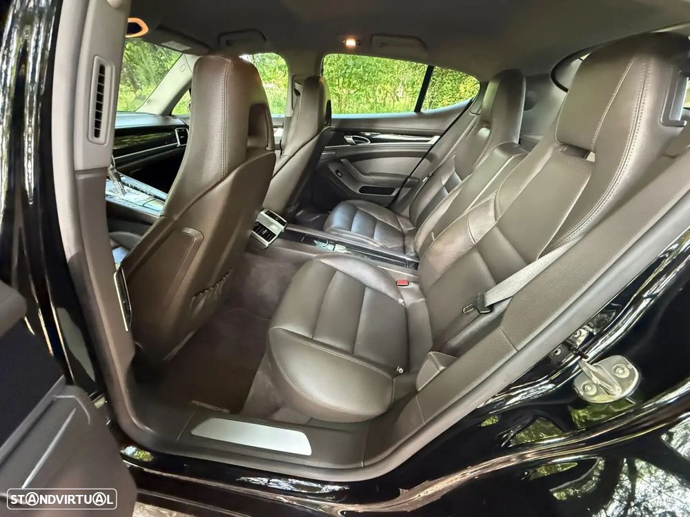 Porsche Panamera - 33