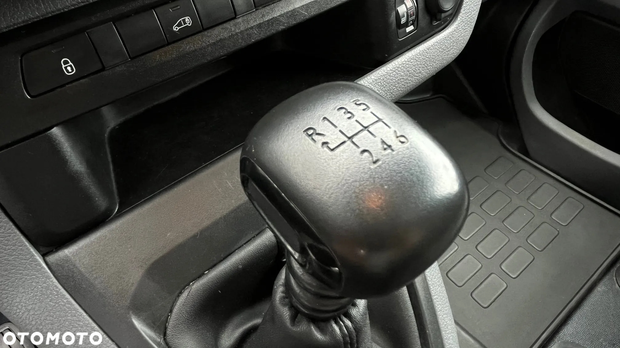 Peugeot Expert - 35