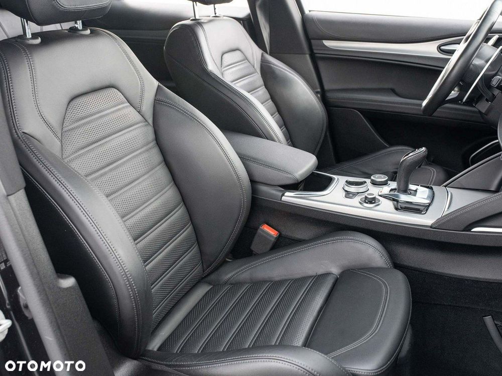 Alfa Romeo Stelvio 2.0 Turbo Executive Q4 - 33