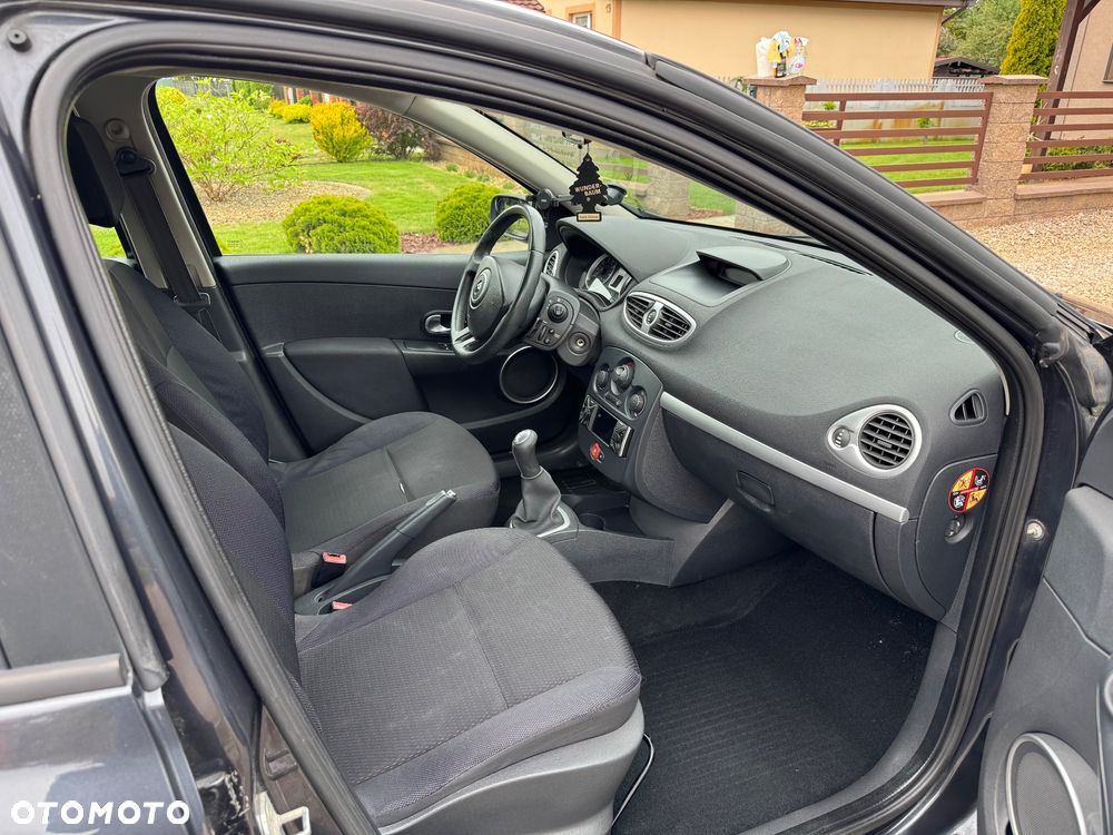Renault Clio 1.2 16V Expression - 13