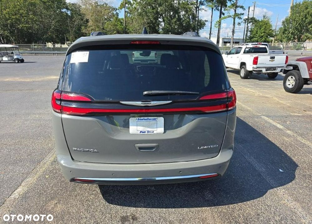 Chrysler Pacifica - 6
