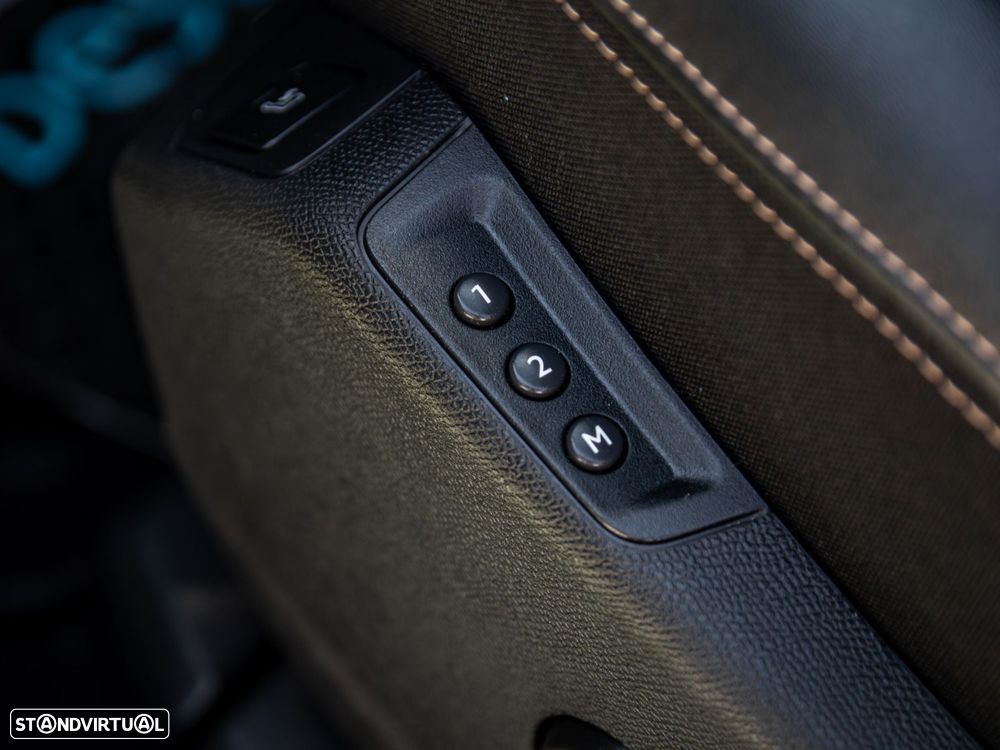 Peugeot 3008 1.6 Hybrid4 GT Pack e-EAT8 - 45