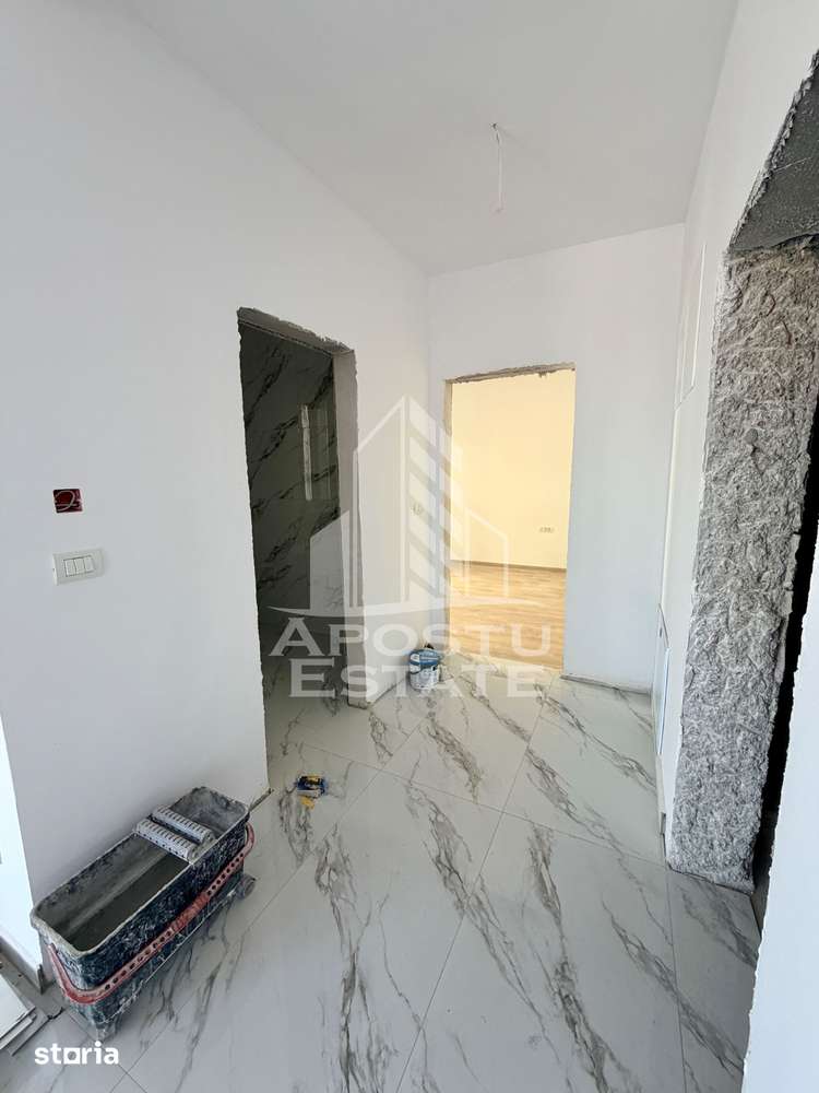 Apartament cu 2 camere, etaj intermediar, zona Planetelor — fotografia 3
