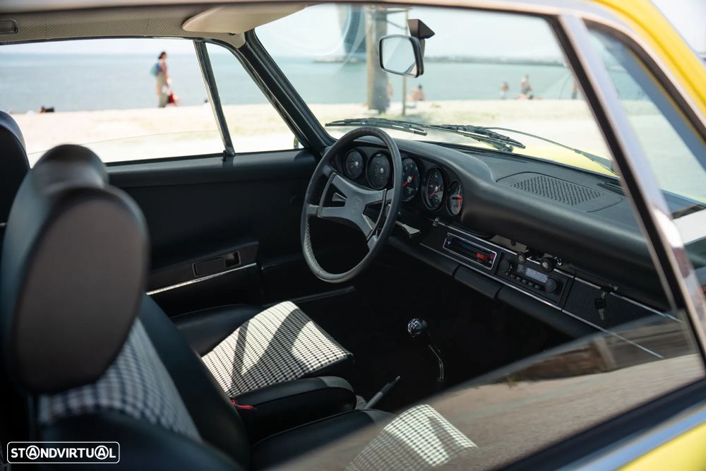 Porsche 911 Série F - 48
