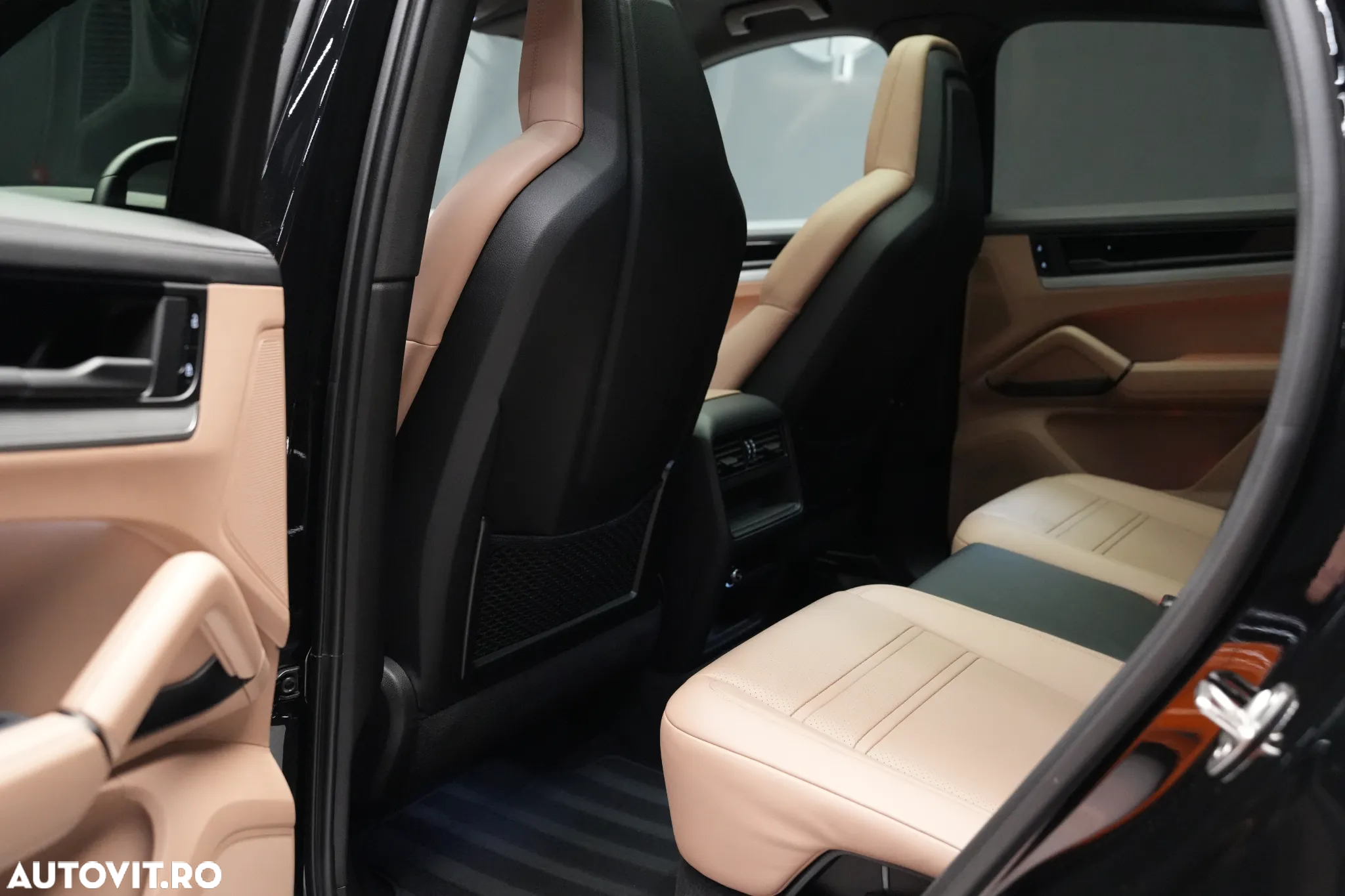 Porsche Cayenne S - 16