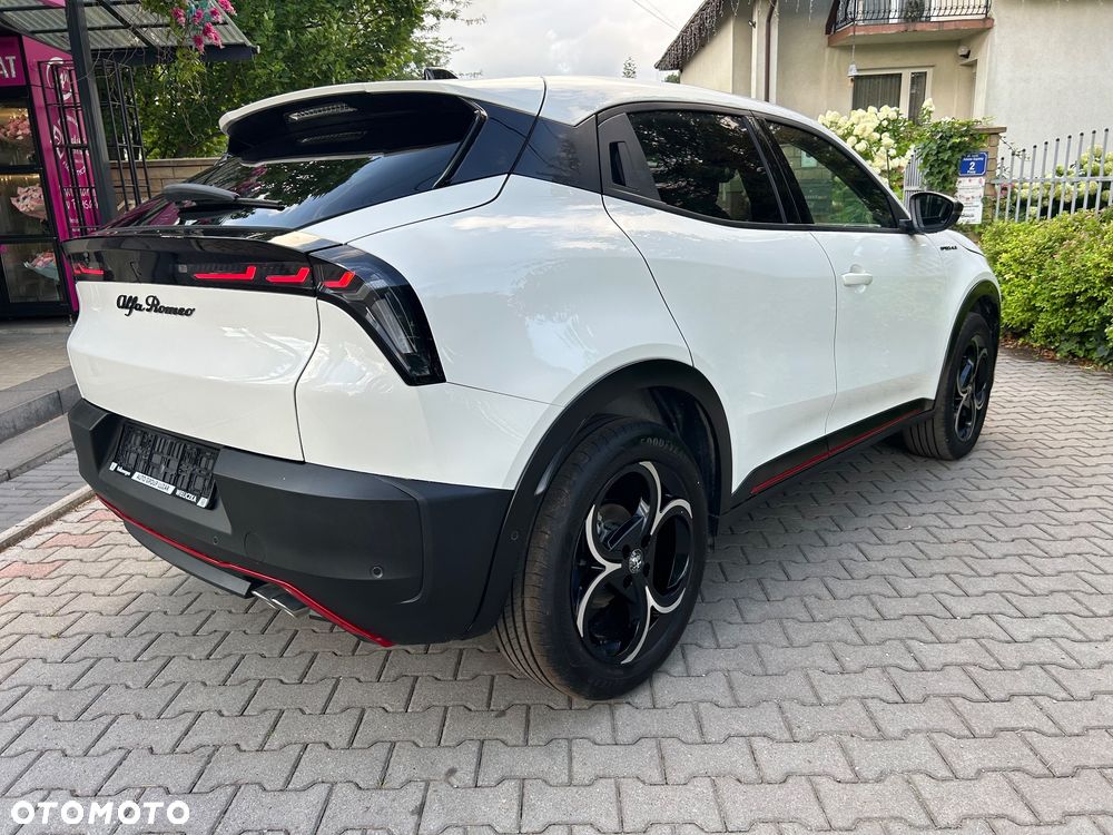 Alfa Romeo Junior 1.2 mHEV Sport Speciale eDCT - 8