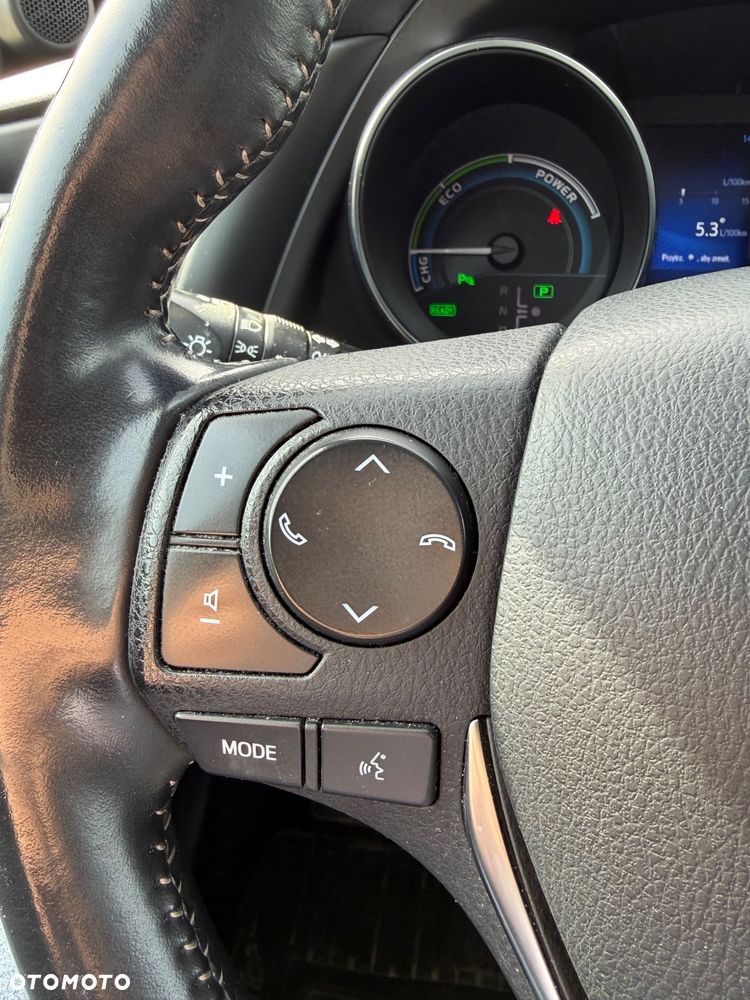 Toyota Auris Hybrid 135 Selection - 17