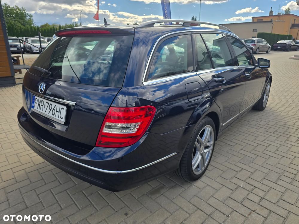 Mercedes-Benz C-Class 2012 photo 4