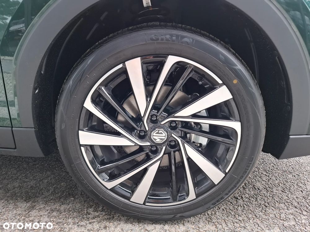 MG ZS Hybrid+ - 11