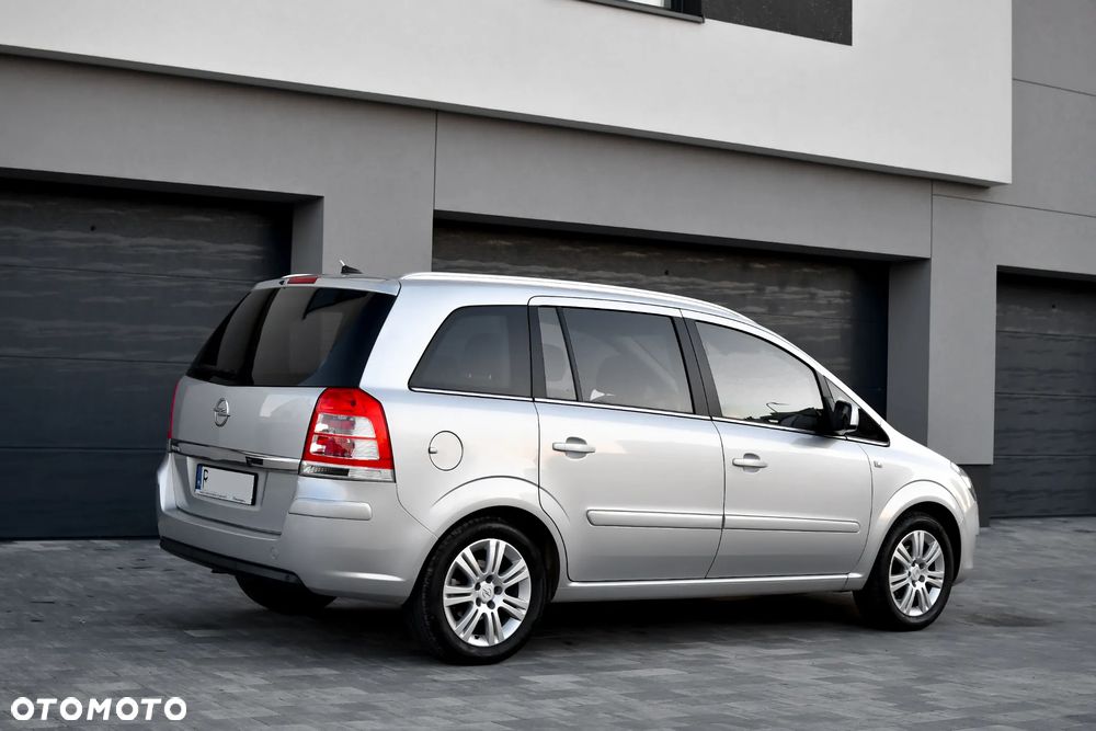 Opel Zafira 1.8 Cosmo EU5 - 4