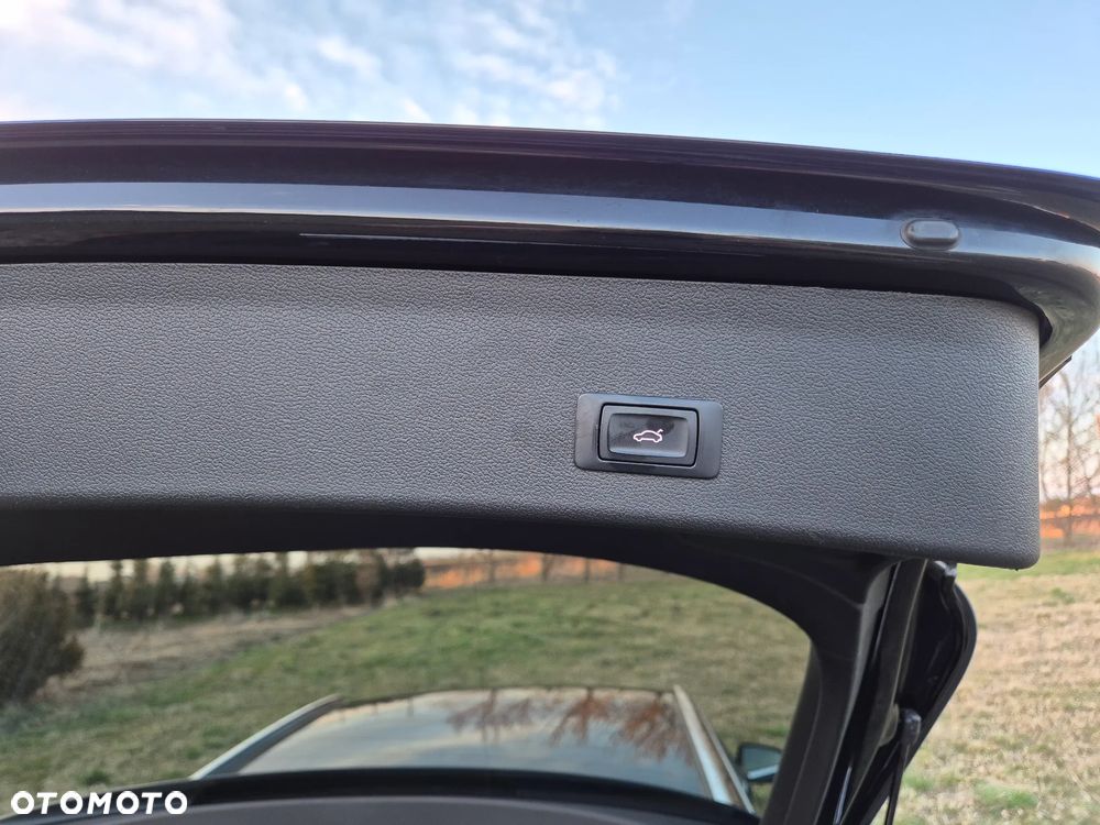 Audi A4 Avant 2.0 TDI DPF clean diesel multitronic S line Sportpaket - 19