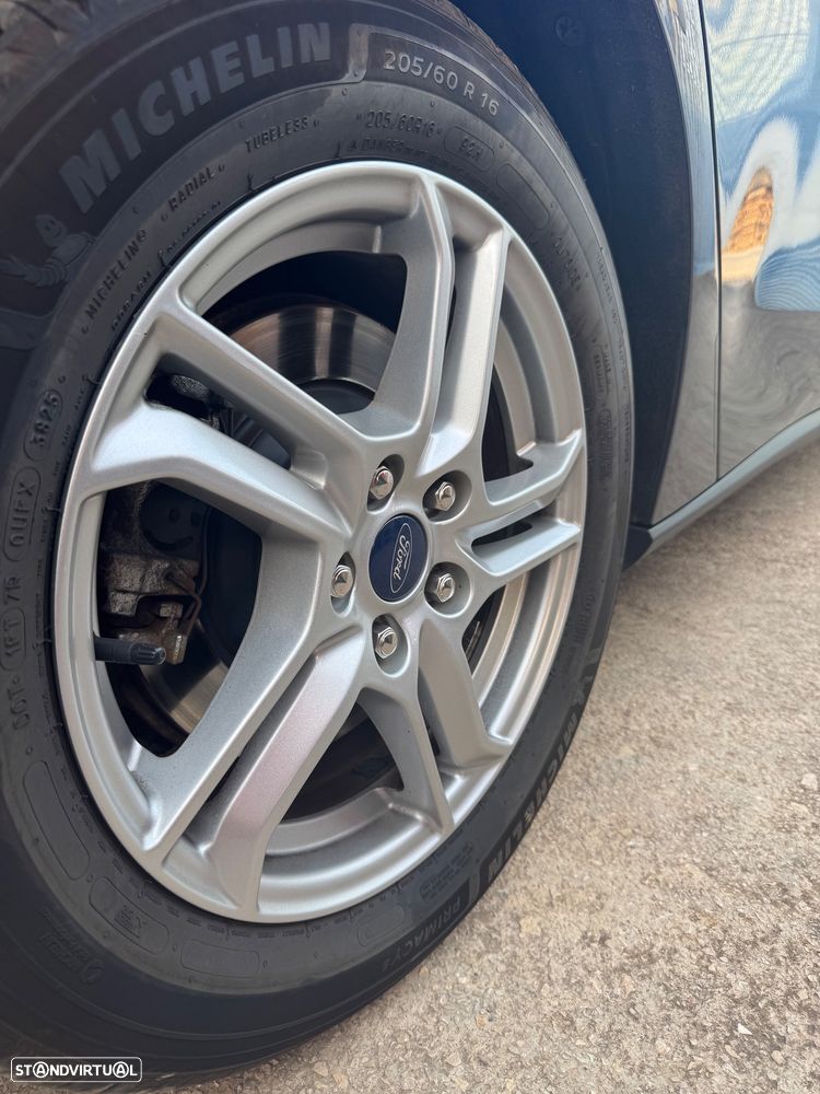Ford Focus SW 1.5 TDCi EcoBlue Business - 25