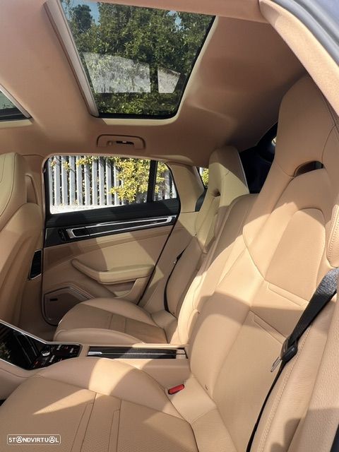 Porsche Panamera 4 S - 9