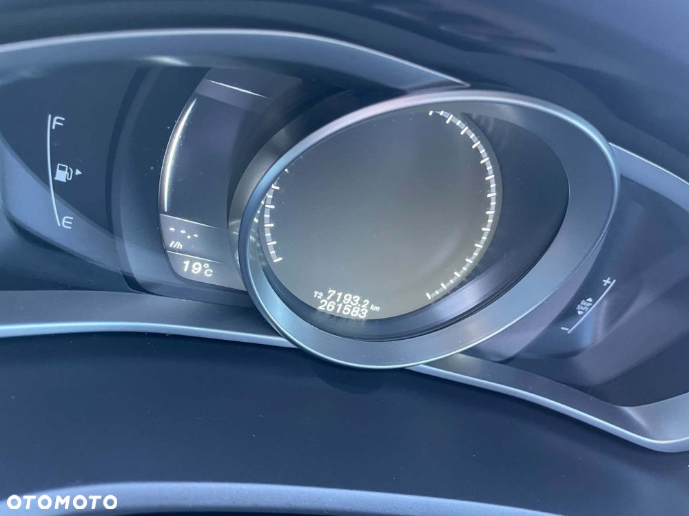 Volvo V40 - 2