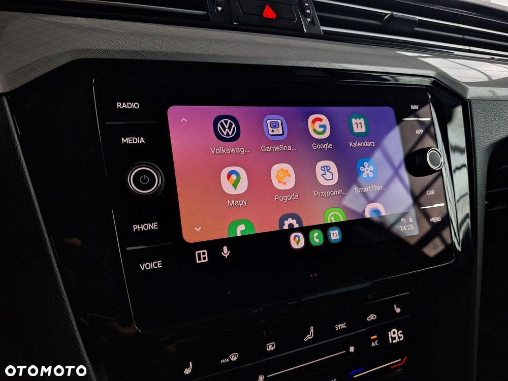 Volkswagen Passat - 26