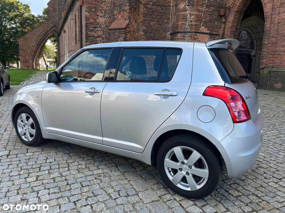Suzuki Swift - 3